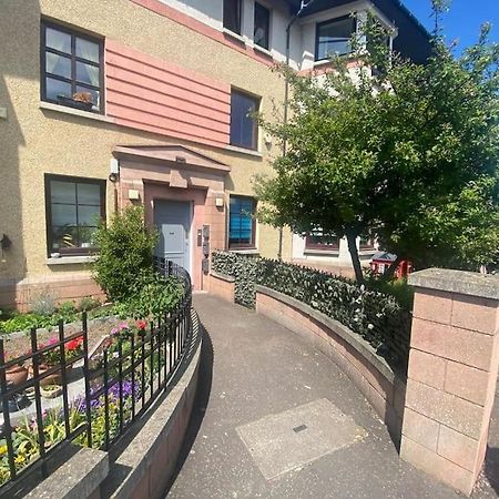 Steps Away From All The Action Edimburgo Exterior foto