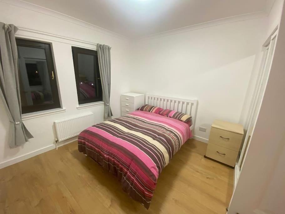 Steps Away From All The Action Edimburgo Exterior foto